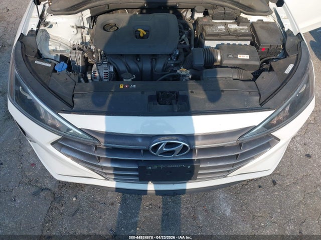 Hyundai ELANTRA Sel