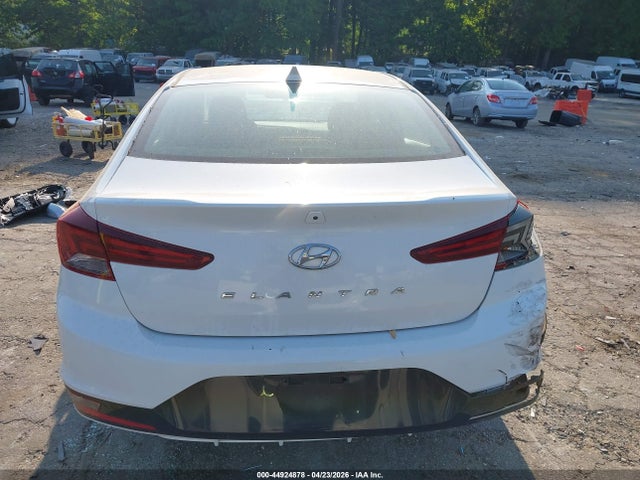 Hyundai ELANTRA Sel