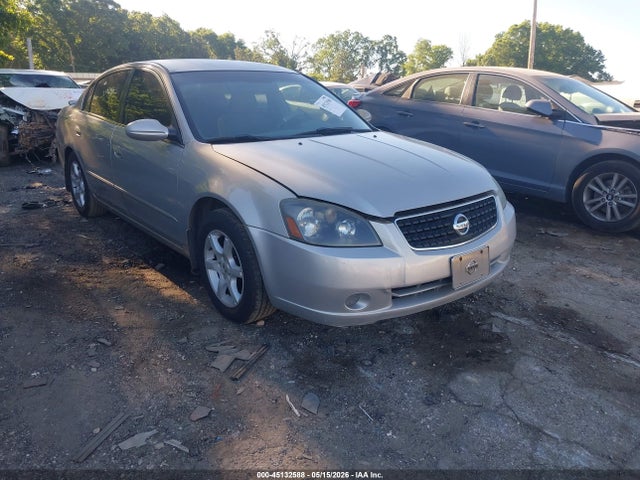 Salvage Nissan Altima Image