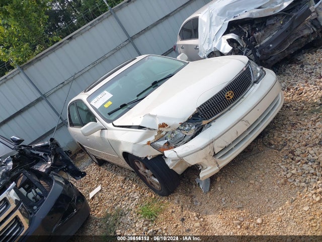 Salvage Toyota Avalon Image