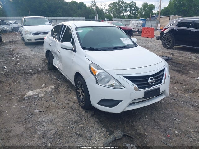 Salvage Nissan Versa Image