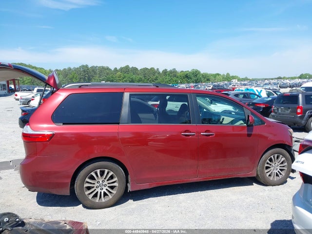 Toyota Sienna Xle 8 Passenger