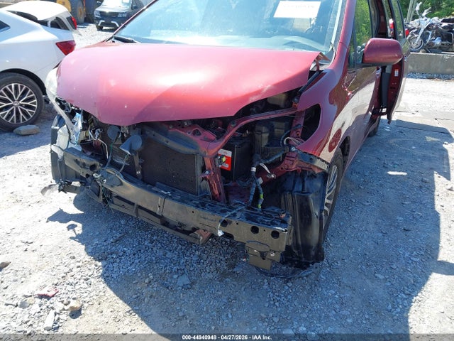 Toyota Sienna Xle 8 Passenger