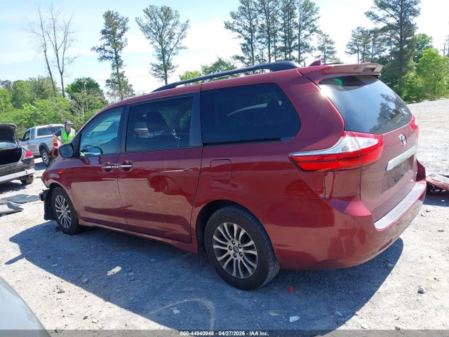 Toyota Sienna Xle 8 Passenger