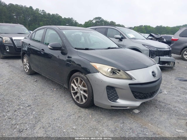 Salvage Mazda Mazda3 Image