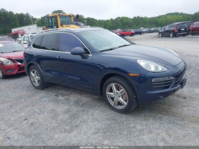 Salvage Porsche Cayenne Image