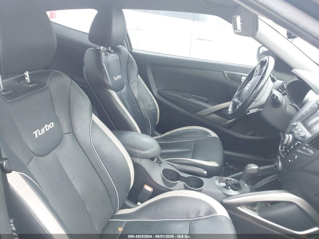 Hyundai VELOSTER Turbo
