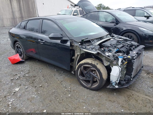 Salvage Kia K4 Image