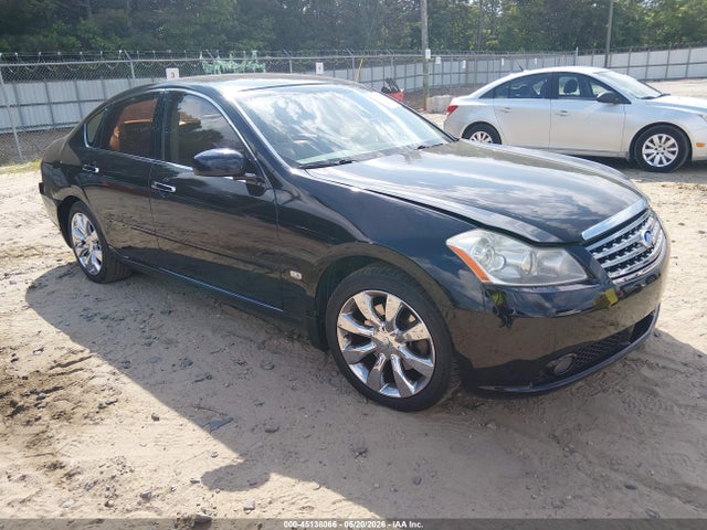 Salvage INFINITI M35 Image