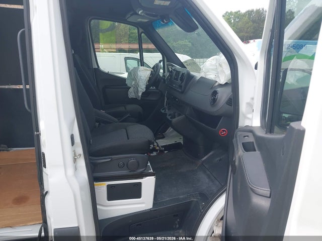 Mercedes-Benz Sprinter 2500 High Roof V6