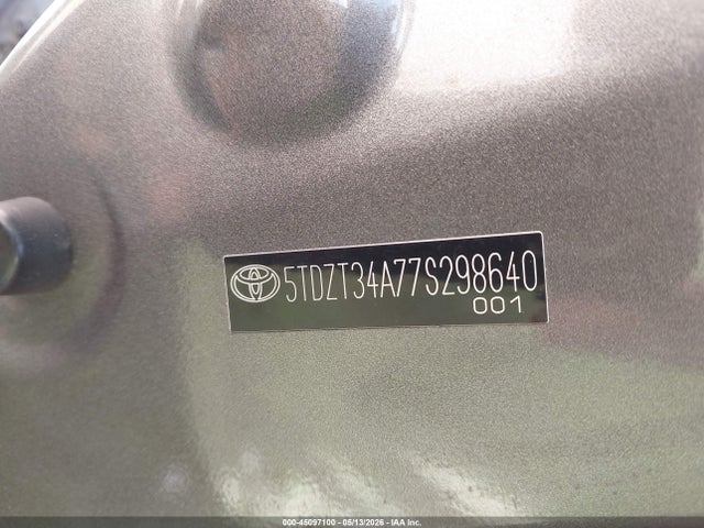 Toyota Sequoia Sr5 V8