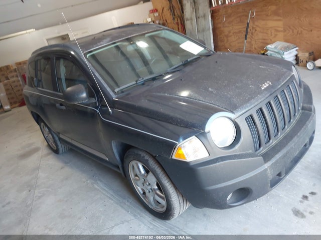 Salvage Jeep Compass Image