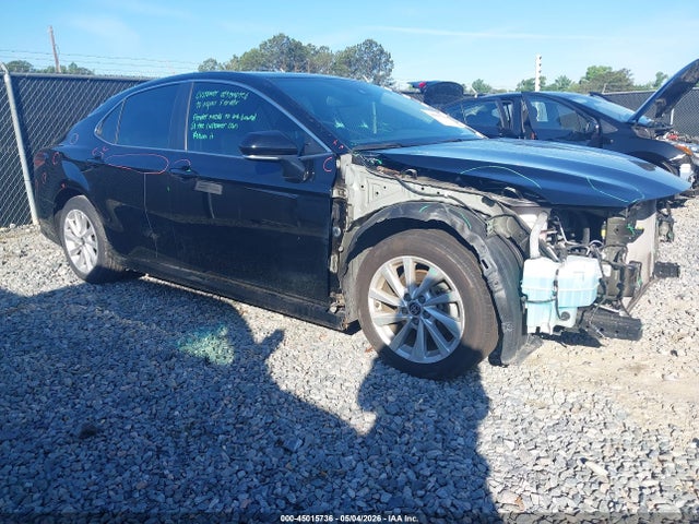Salvage Toyota Camry Image