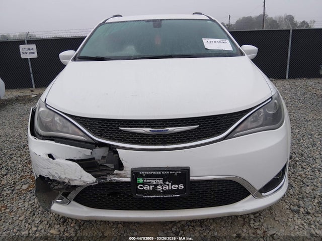 Chrysler Pacifica Touring L