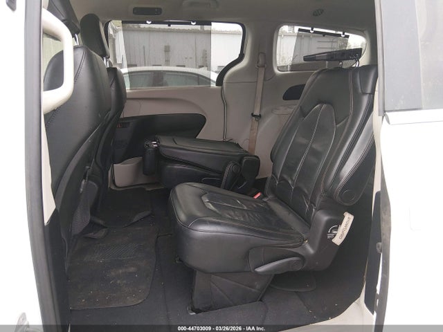 Chrysler Pacifica Touring L