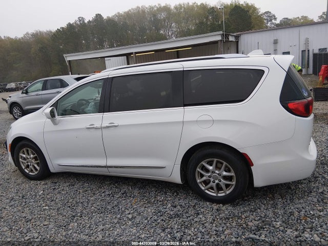 Chrysler Pacifica Touring L