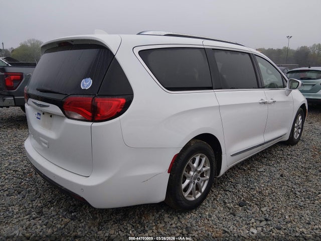 Chrysler Pacifica Touring L