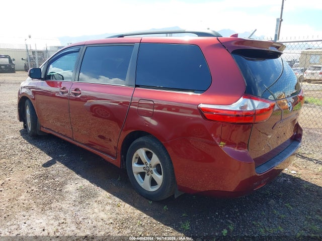 Toyota Sienna Le 7 Passenger
