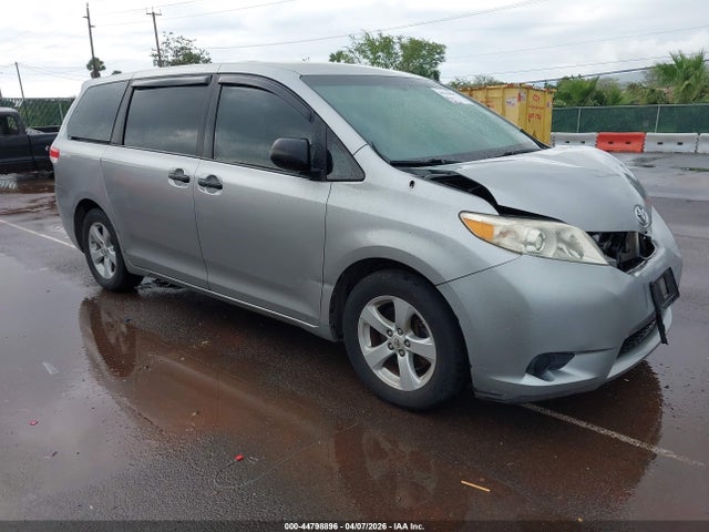 Salvage Toyota Sienna Image