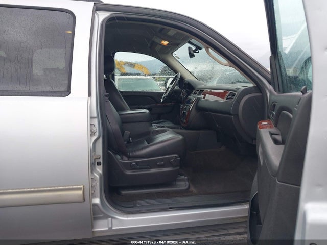 Chevrolet Suburban 1500 Lt