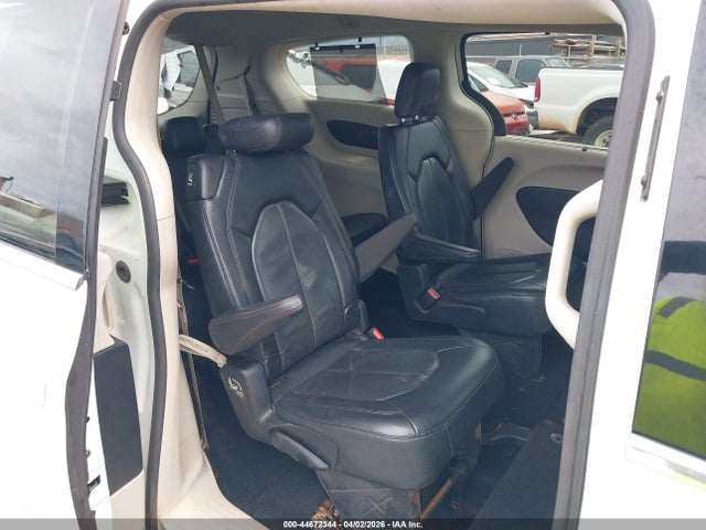 Chrysler Pacifica Touring L