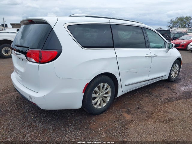 Chrysler Pacifica Touring L