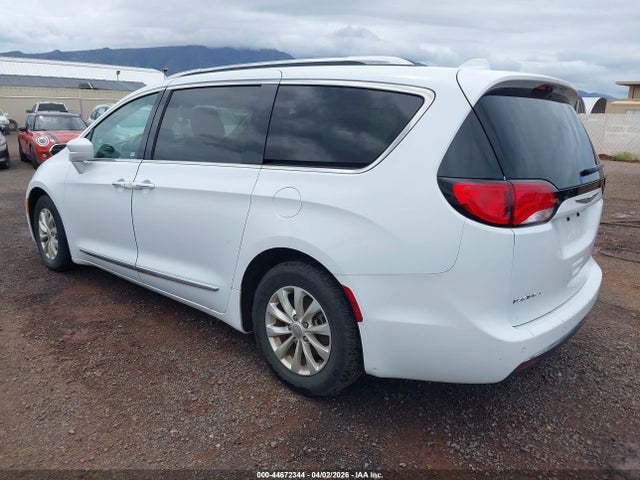 Chrysler Pacifica Touring L