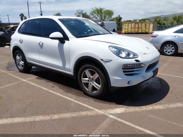 Salvage Porsche Cayenne Image