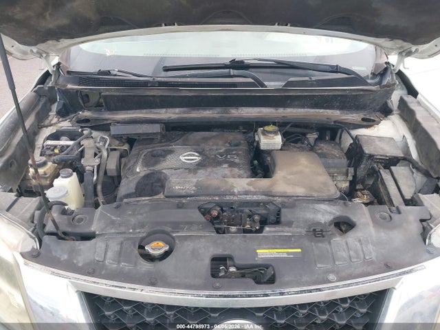 Nissan Pathfinder Platinum