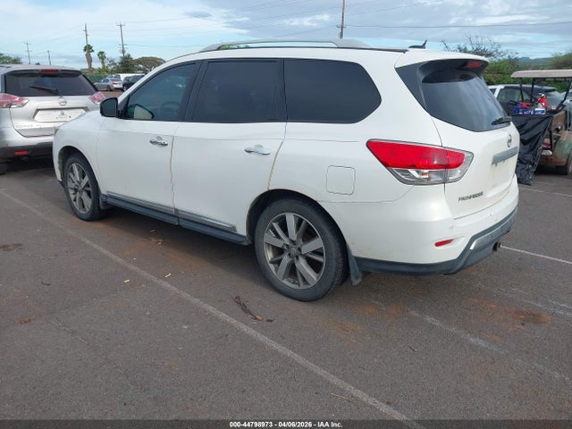 Nissan Pathfinder Platinum