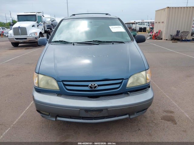 Toyota Sienna Le