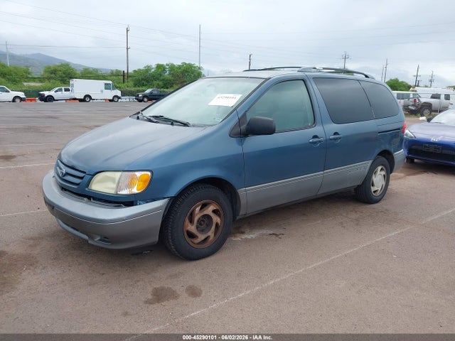 Toyota Sienna Le