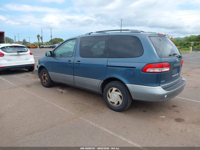Toyota Sienna Le