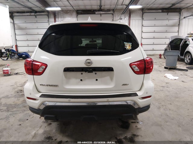 Nissan Pathfinder S