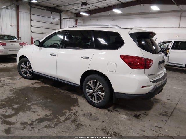 Nissan Pathfinder S