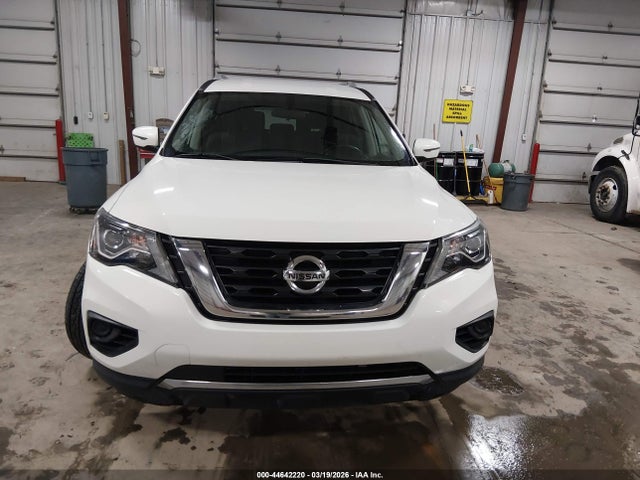 Nissan Pathfinder S