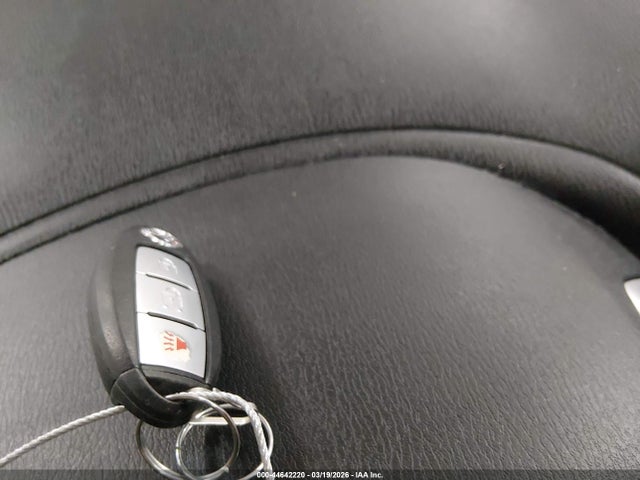 Nissan Pathfinder S