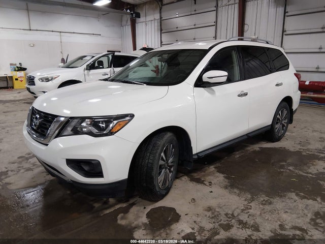 Nissan Pathfinder S