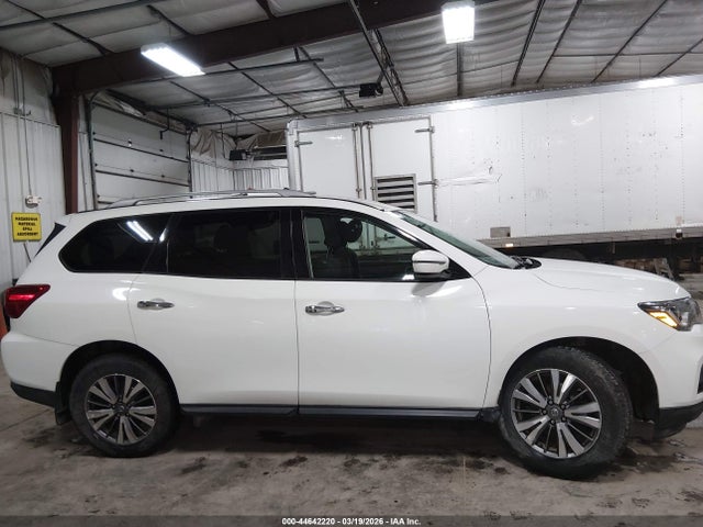 Nissan Pathfinder S