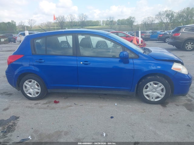 Nissan Versa 1.8 S