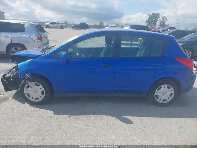 Nissan Versa 1.8 S