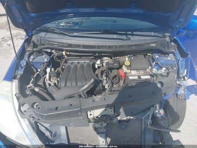 Nissan Versa 1.8 S