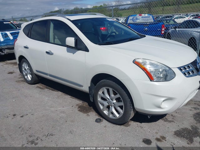 Salvage Nissan Rogue Image