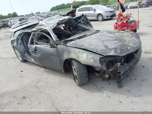 Salvage Pontiac Grand Prix Image