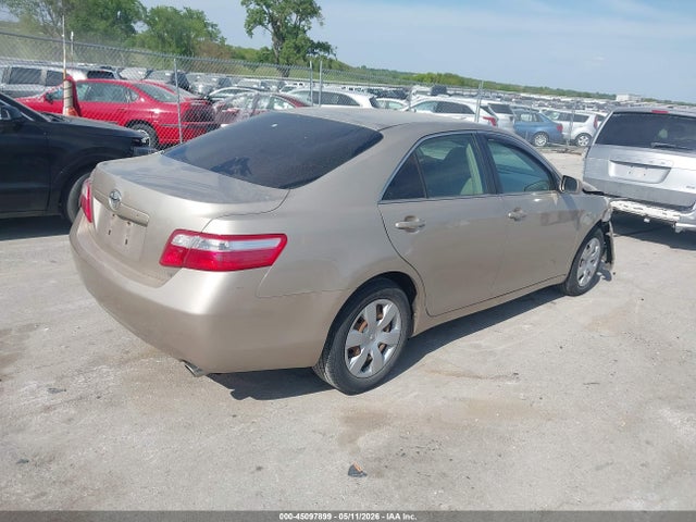 Toyota Camry Le V6