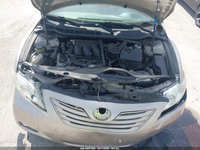 Toyota Camry Le V6