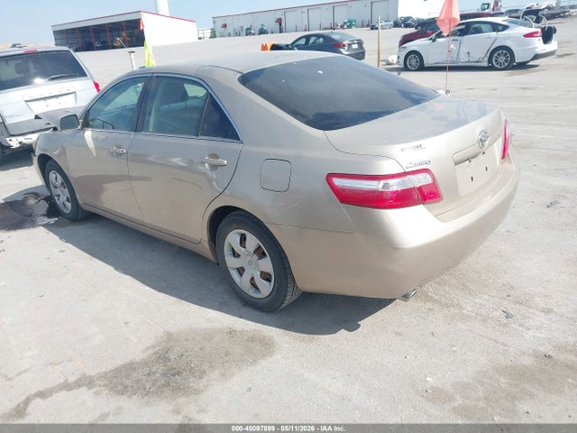 Toyota Camry Le V6