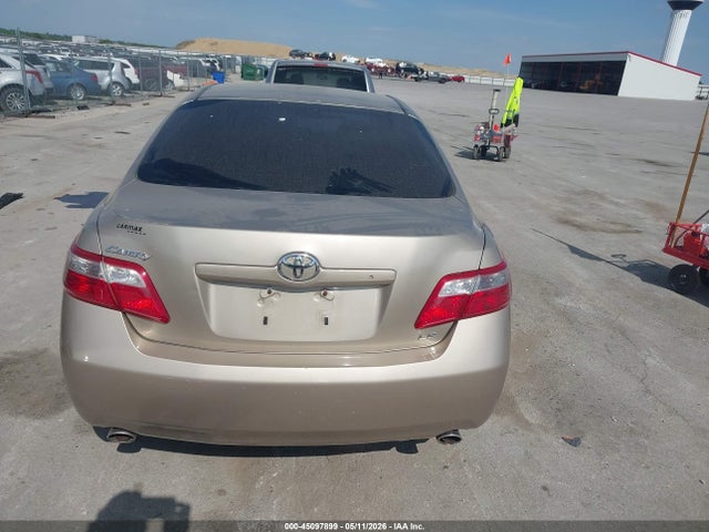 Toyota Camry Le V6