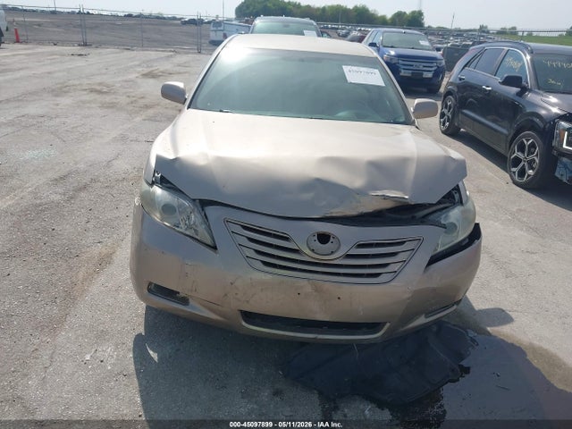 Toyota Camry Le V6