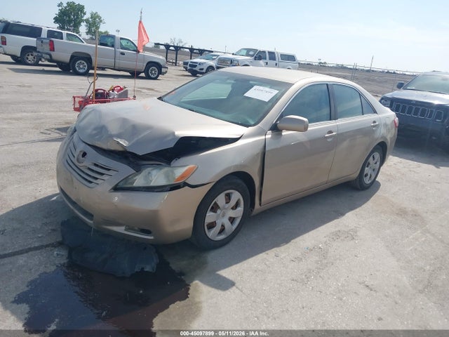 Toyota Camry Le V6